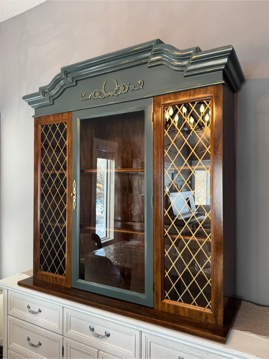 China/Display Cabinet with Glass Doors - photo 2