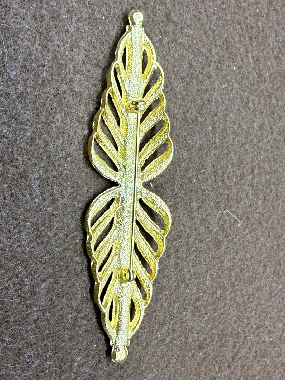 Vintage Gold Tone Ornate Leaf Brooch Pin - photo 3