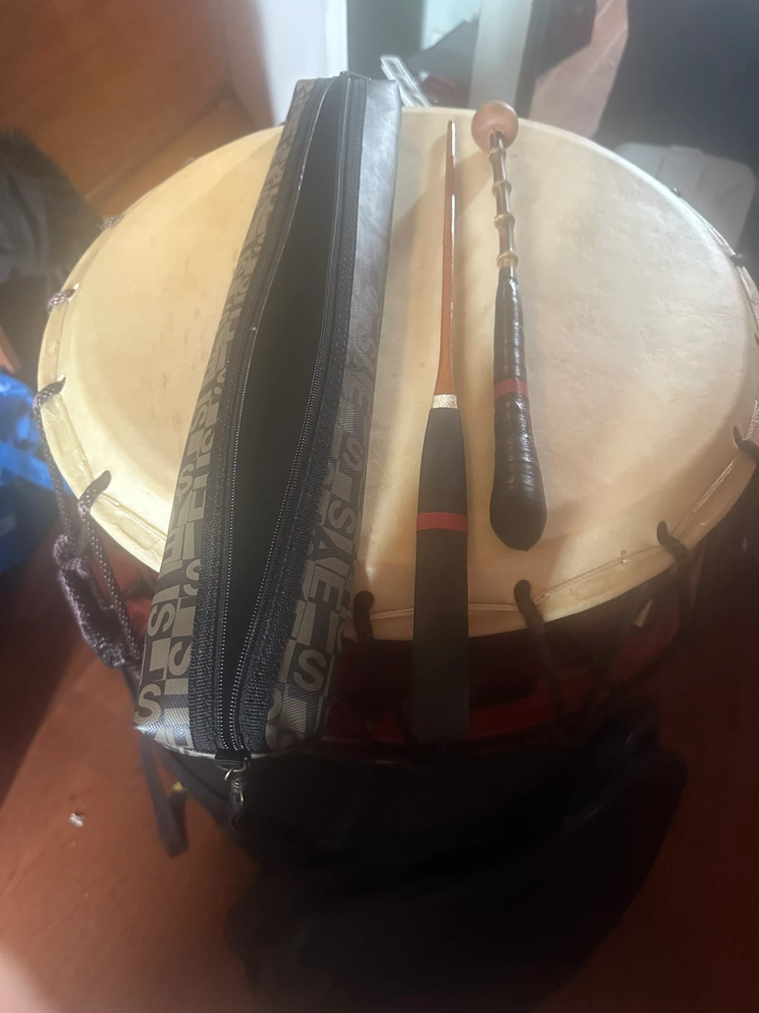2 Drums with mallets and carrying bag - photo 2