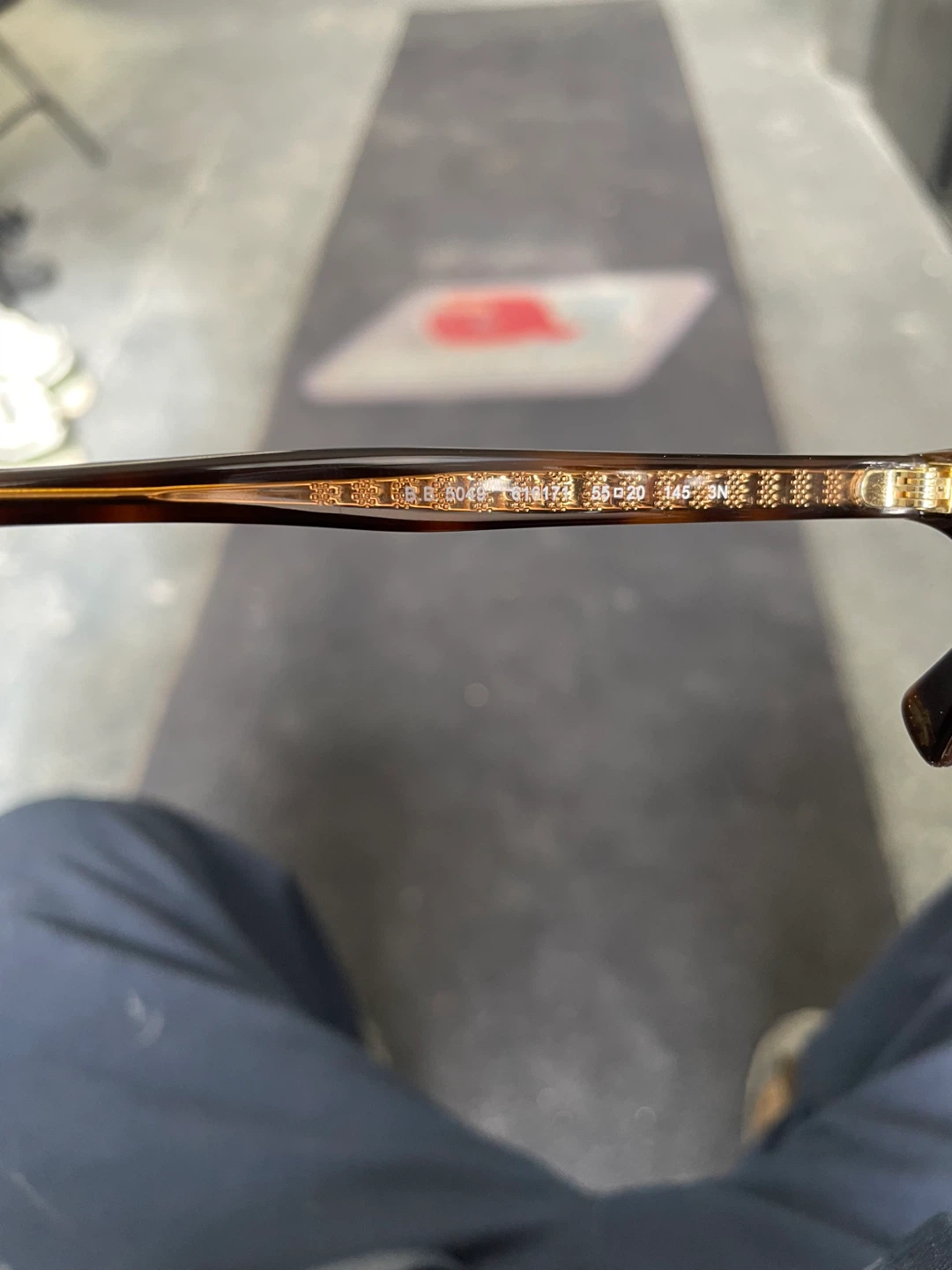 Brooks Brothers Sunglasses with Case - photo 4