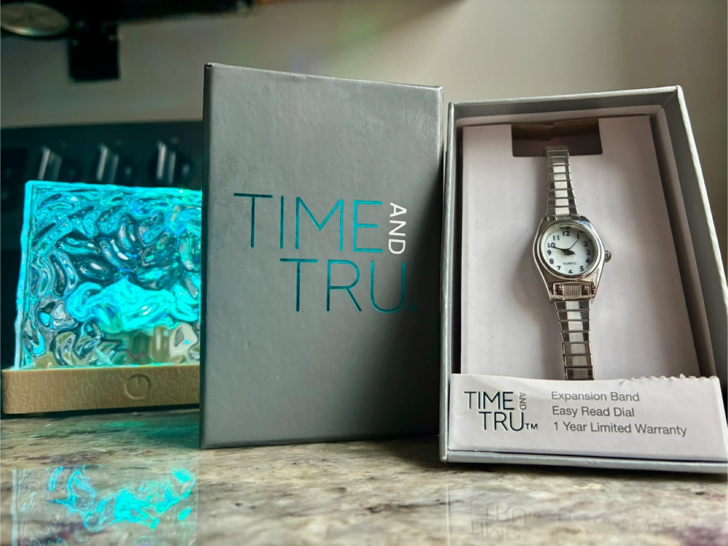 Time and Tru Women's Expansion Band Easy Read Dial Watch - photo 3