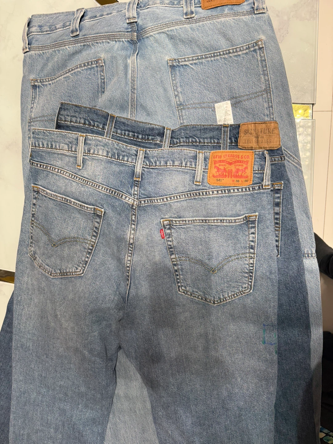 30pieces Levi Strauss Signature Jeans -  & Athletic Fit - photo 3