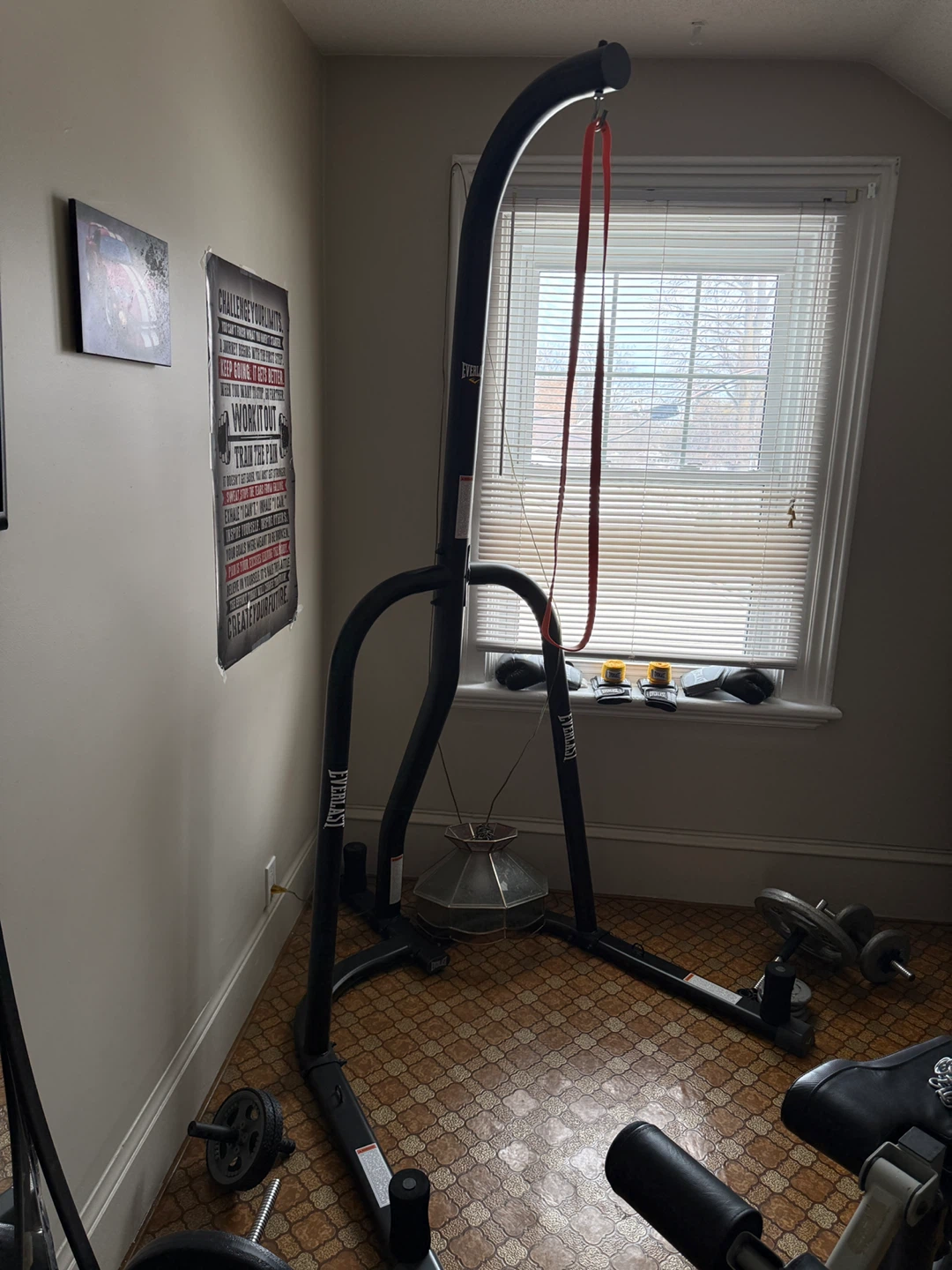 Everlast Heavy Bag Stand with Punching Bag