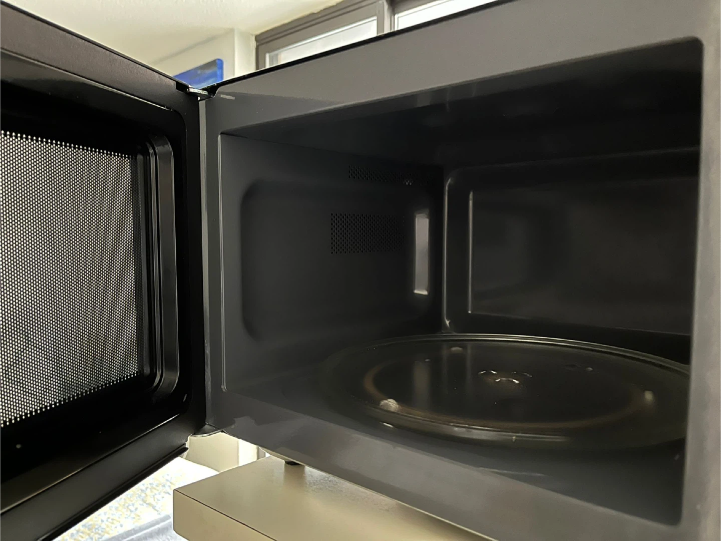 Microwave - photo 2