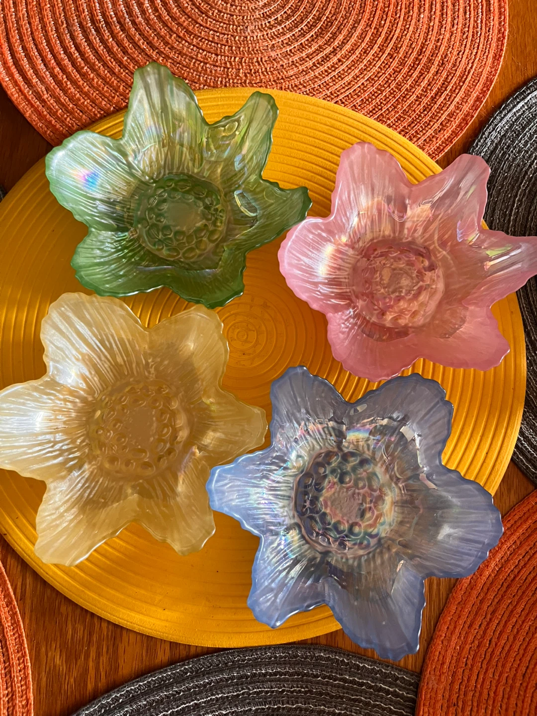 Set of 4 colourful glass flower-shaped serving bowls