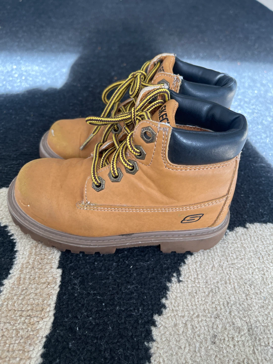 Kids' Shoes Bundle US 10: Skechers Boots & Paw Patrol Sneakers - photo 4