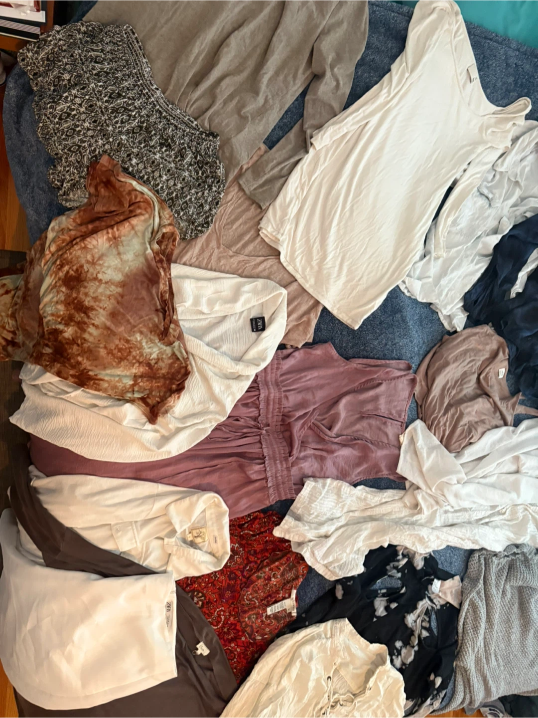 Women’s clothing lot size large