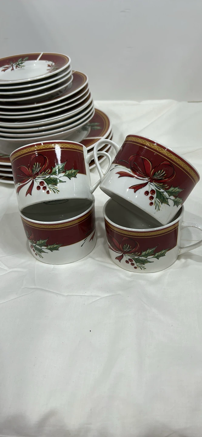 Gibson Christmas Holly Berry Ribbon Ceramic Dinnerware Set - photo 2