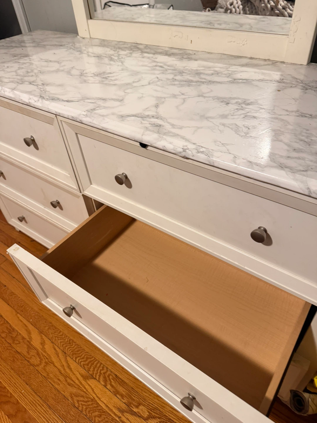White wood dresser 3 piece set - photo 2