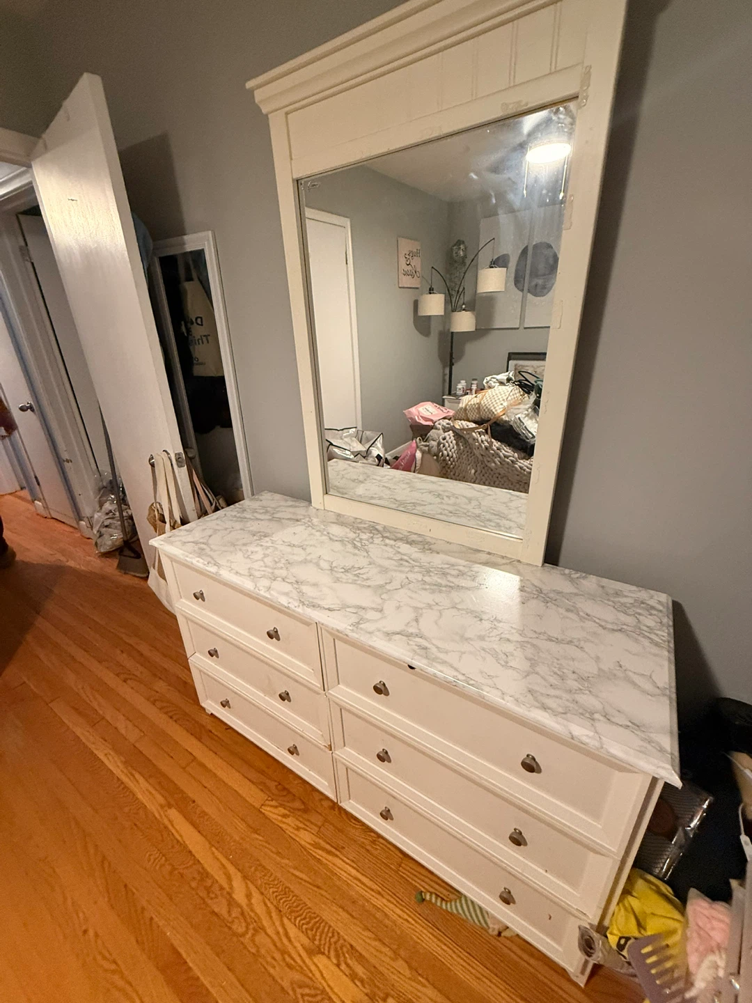 White wood dresser 3 piece set - photo 4
