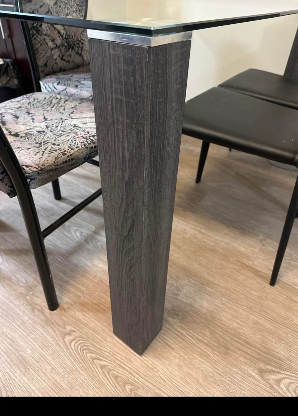 🧡Glass Top Dining Table with Dark Wood Legs - photo 3