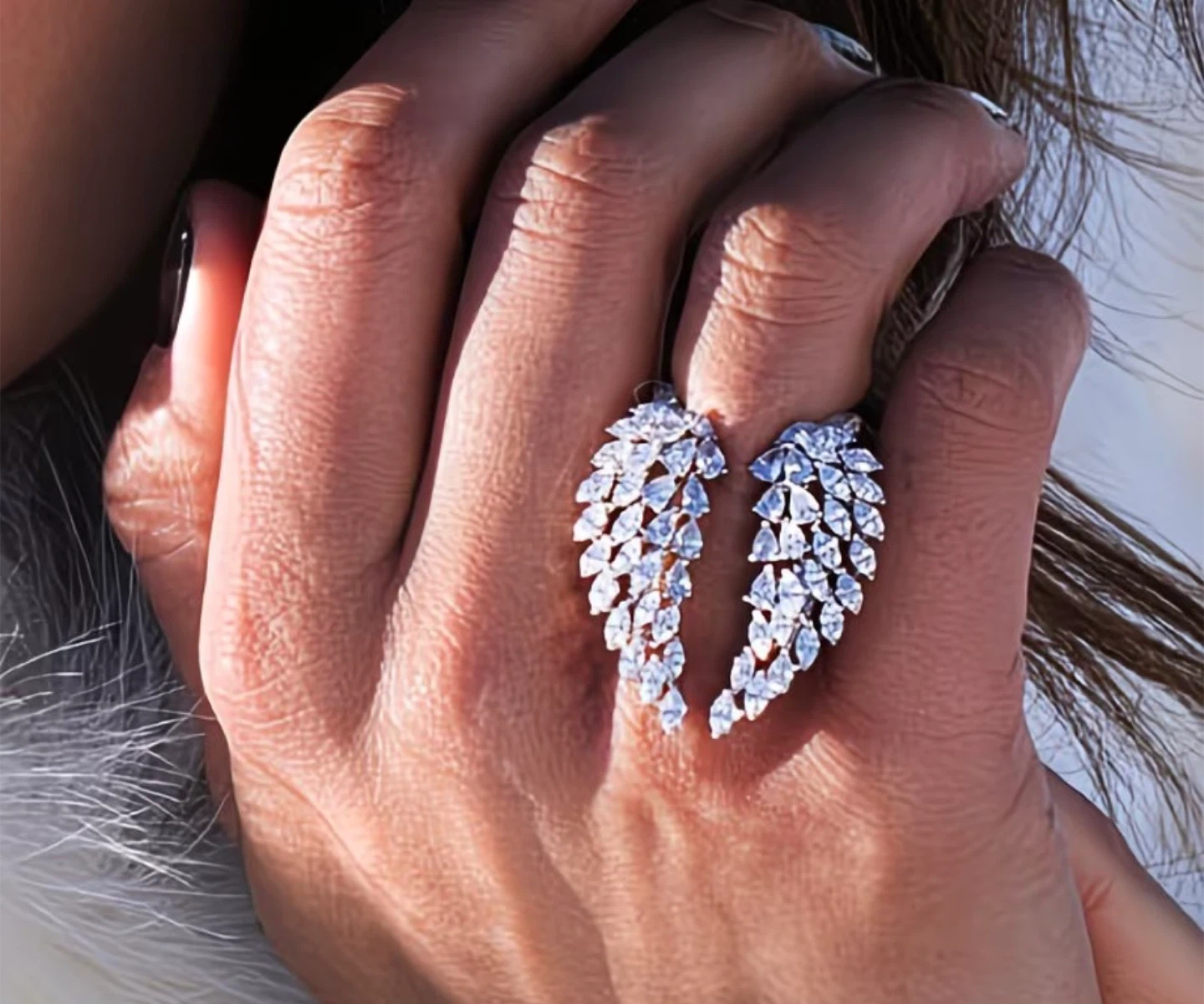 Sparkly Leaf Design Ring