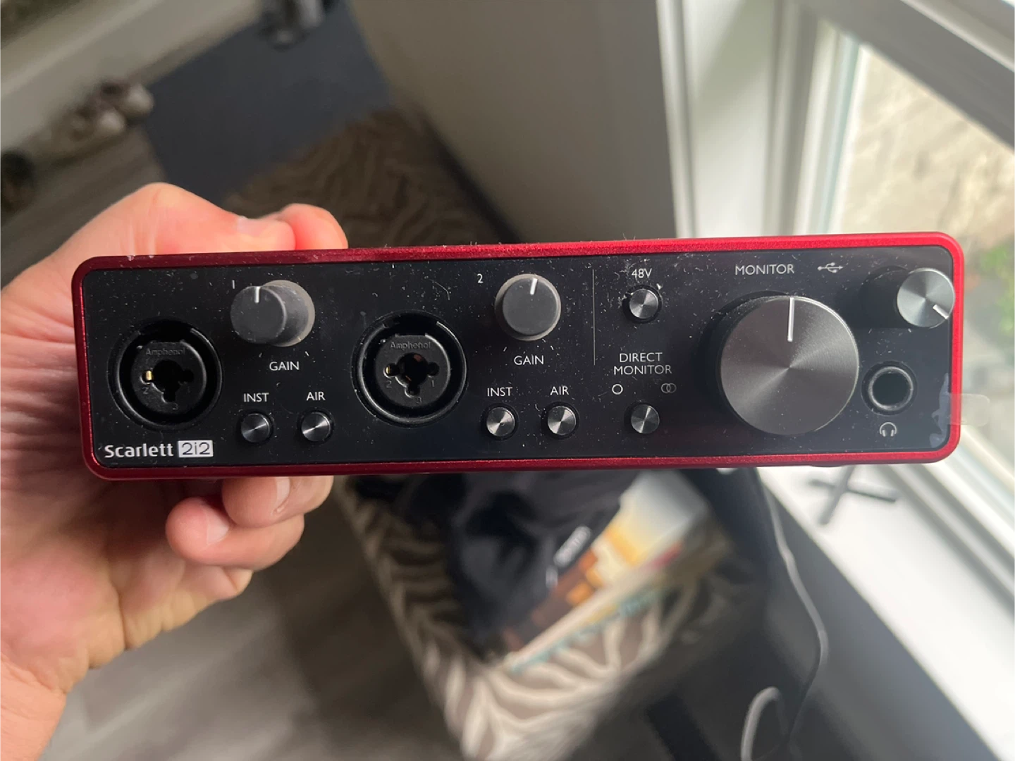 Focusrite Scarlett 2i2 Audio Interface - photo 2