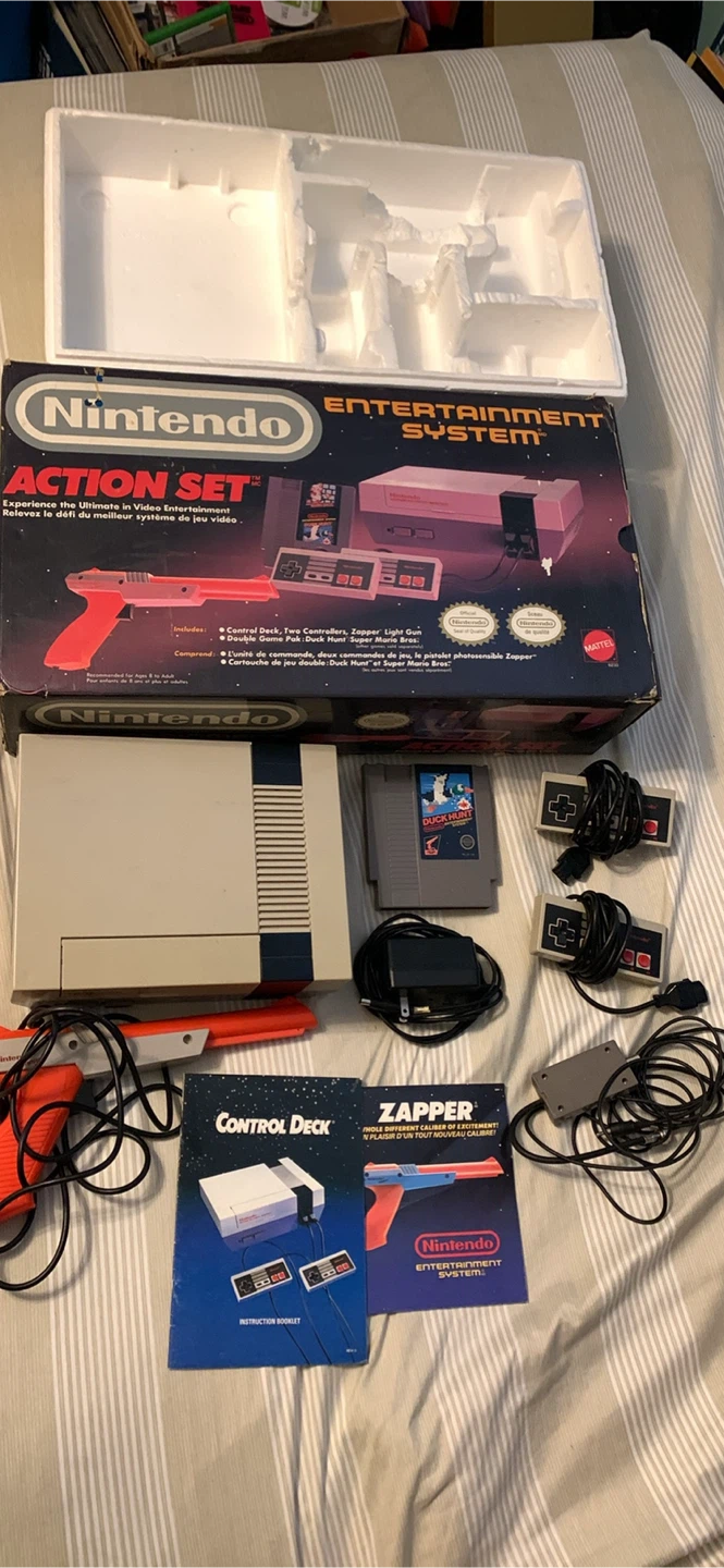 NINTENDO NES COMPLETE IN BOX (ACTION SET)