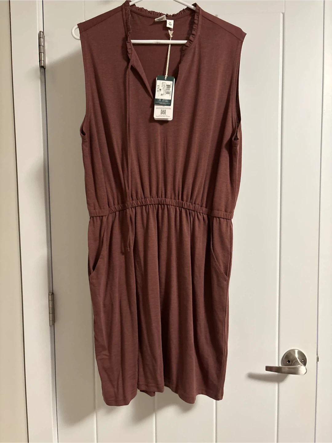 Brand New Women’s L/XL Tentree Dress With Pockets