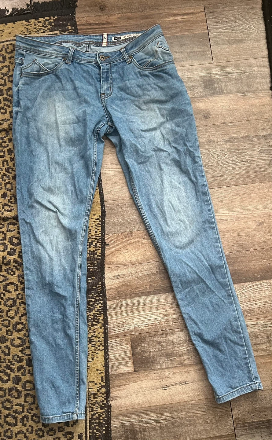 BARE Low Waist Skinny Fit Jeans - Size 32