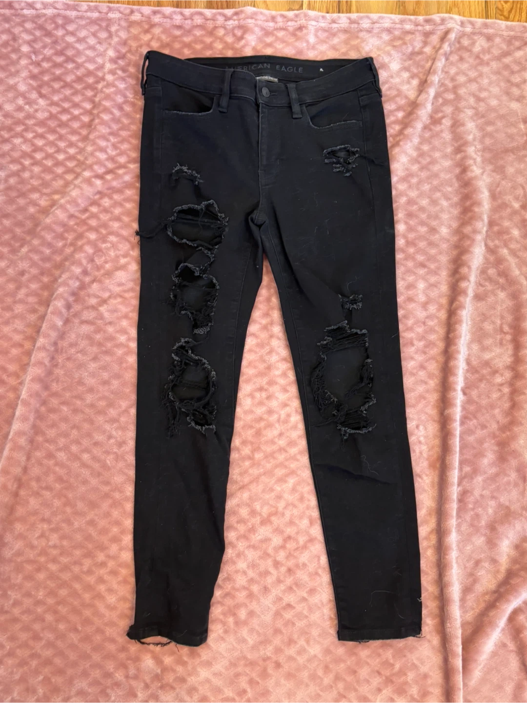 American Eagle Black Ripped Jeans - Size 6 Short