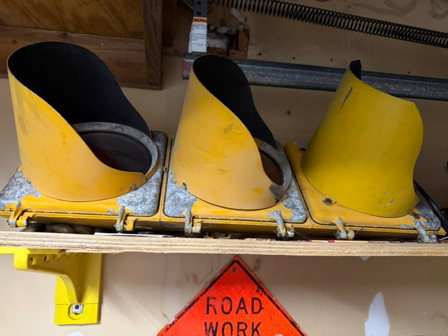 Traffic Light Signal Head - photo 2