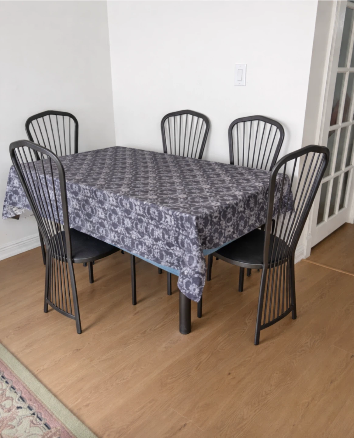 Dining Table with 4 Chairs