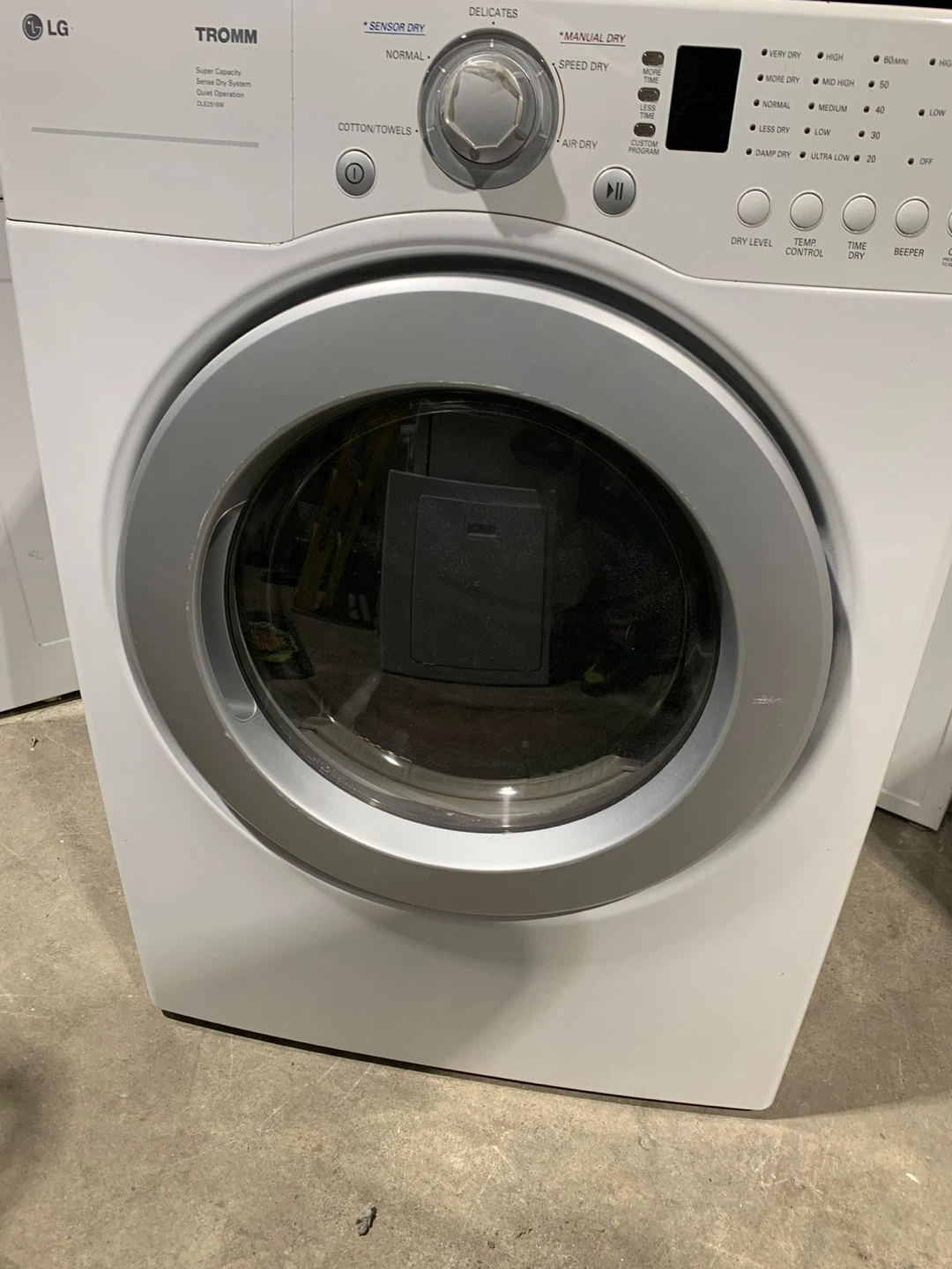 LG 27 Inch Dryer!!! - photo 2