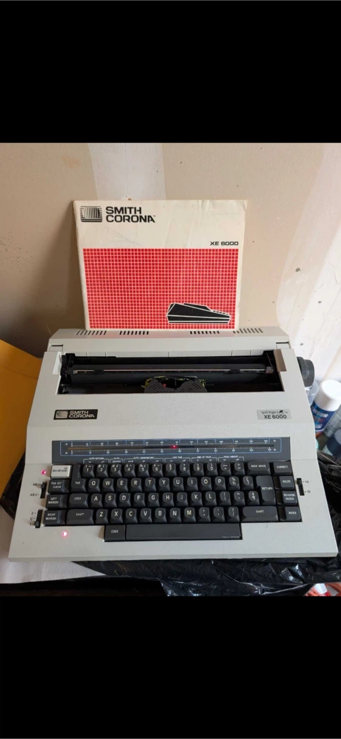 Smith Corona XE 6000 Typewriter