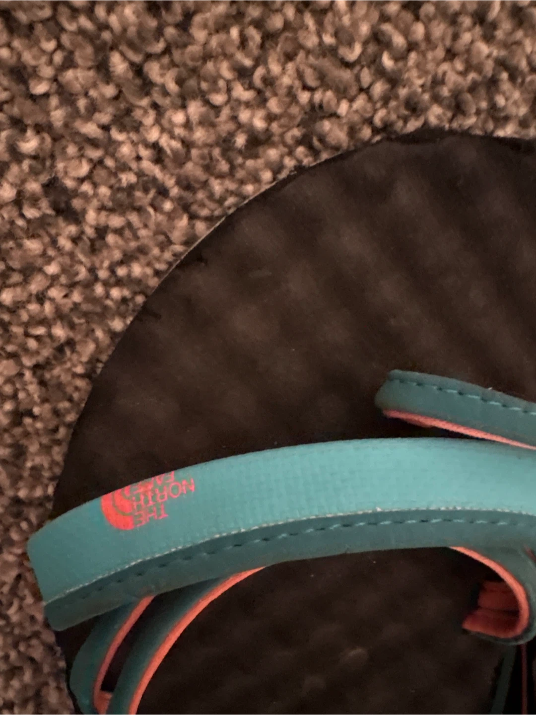 Women’s Size 8 The North Face Flip Flops - photo 2