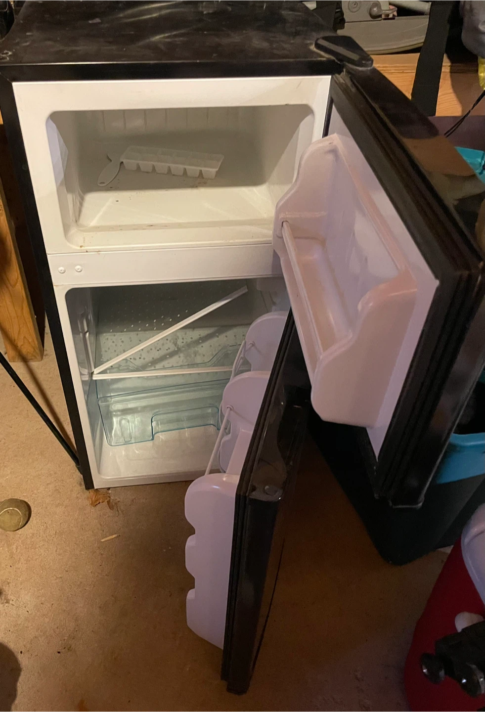 Black Igloo Mini Fridge - photo 2