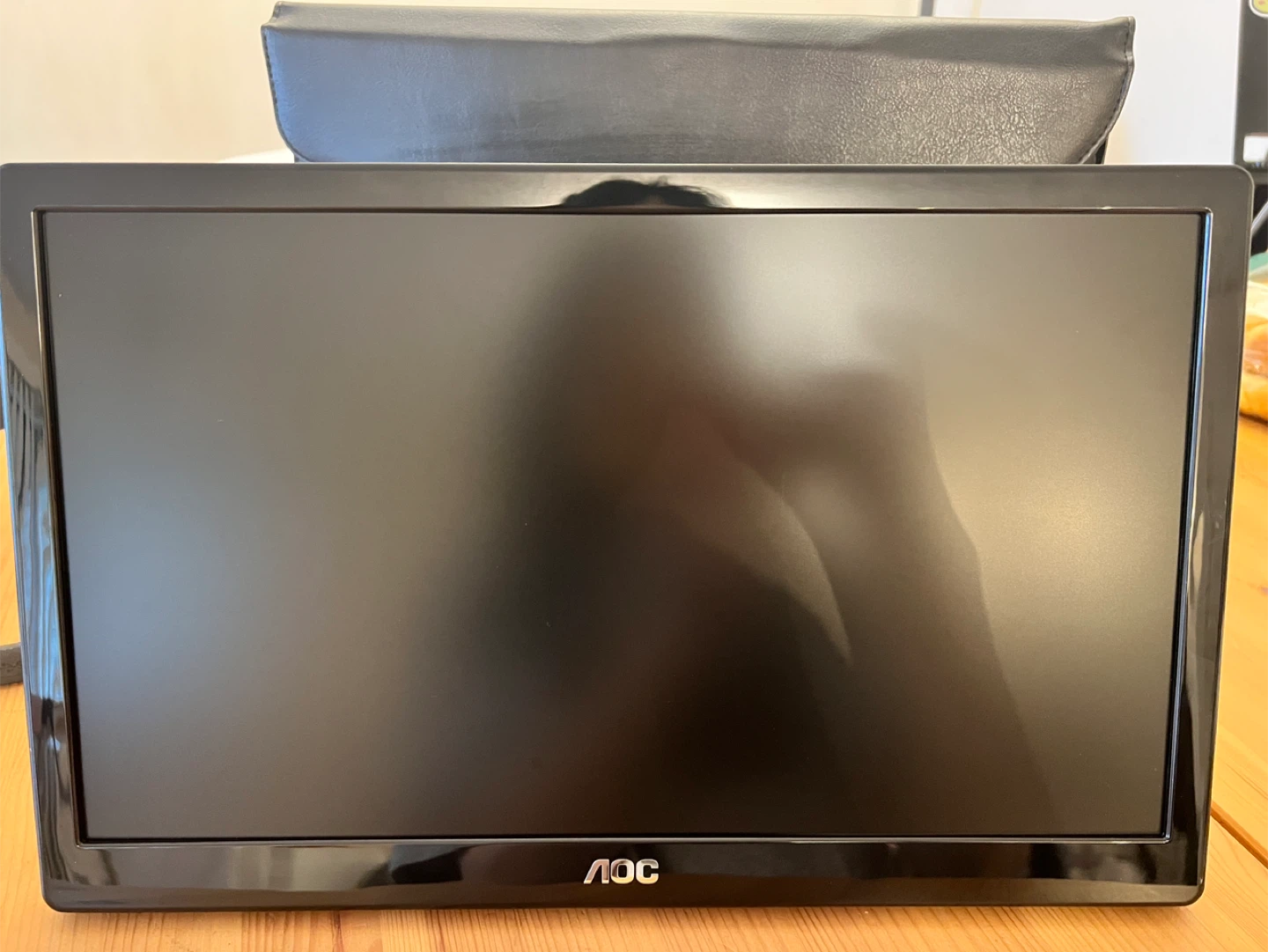 LIKE NEW- 16” AOC Portable USB  LED Monitor