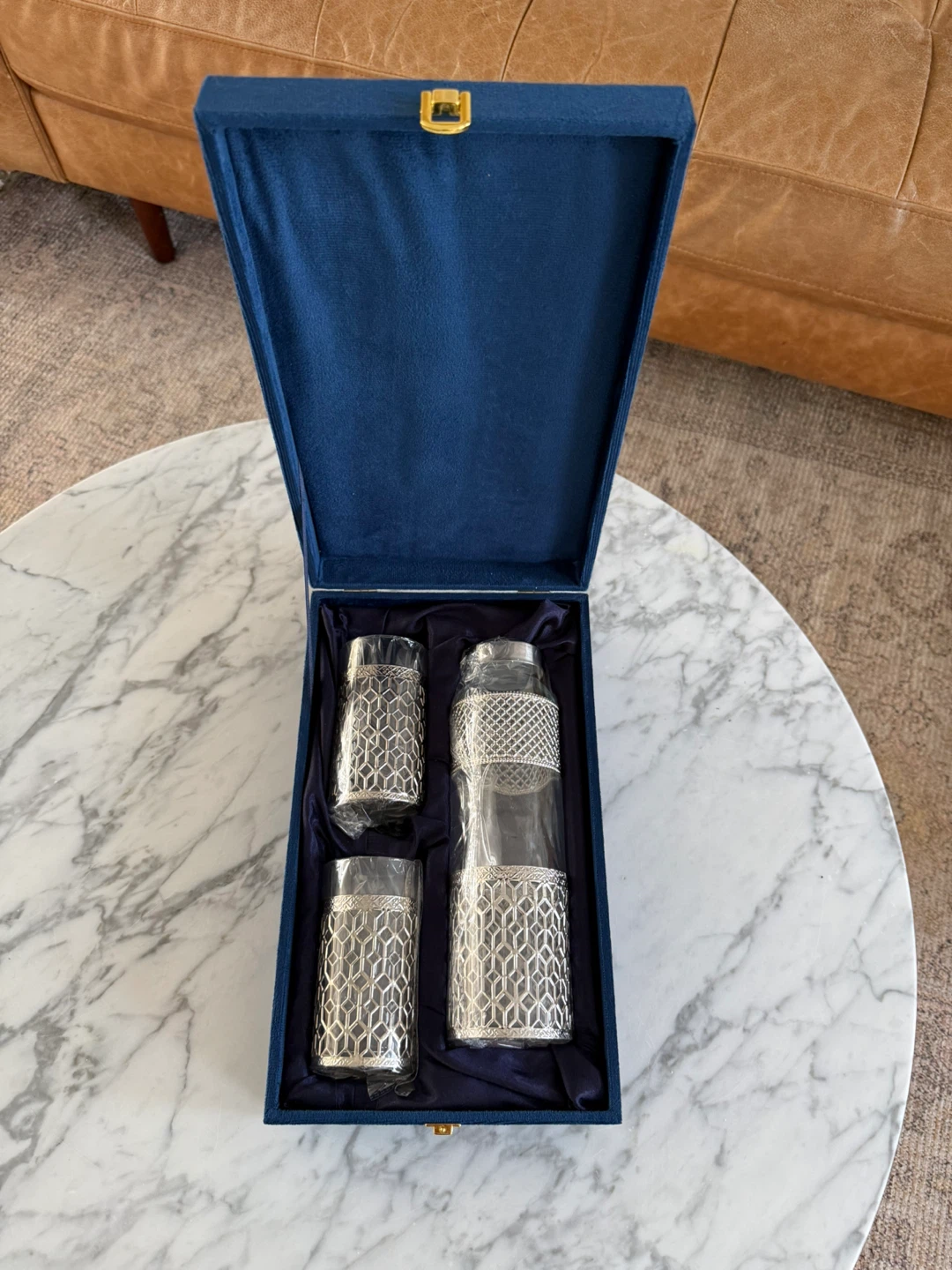 Water Carafe and Glasses Set - photo 2