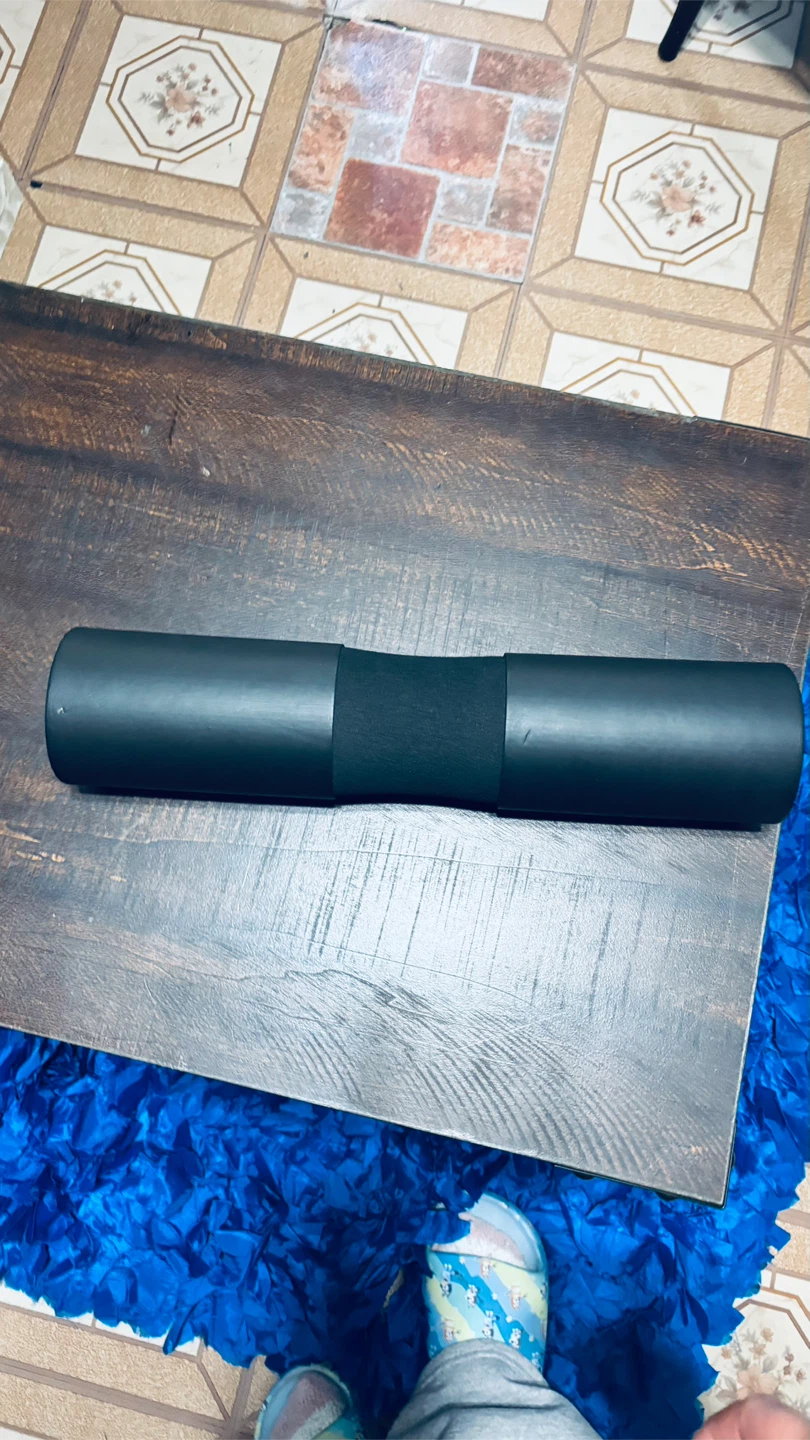 Black Barbell Squat Pad