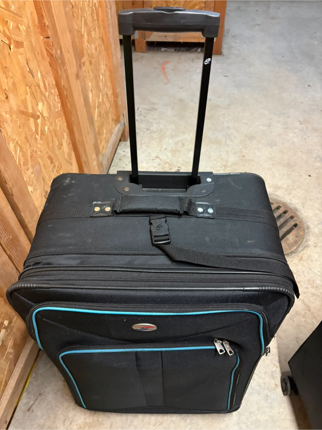 Black AT Luggage Rolling Suitcase - photo 2