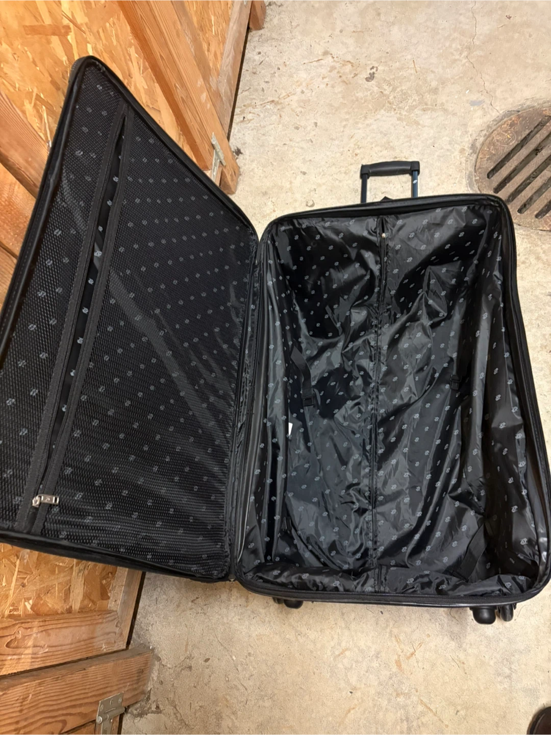Black AT Luggage Rolling Suitcase - photo 3