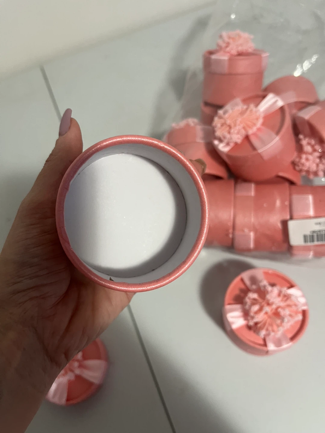 Set of 10 Pink Round Gift Boxes with Bows - photo 3