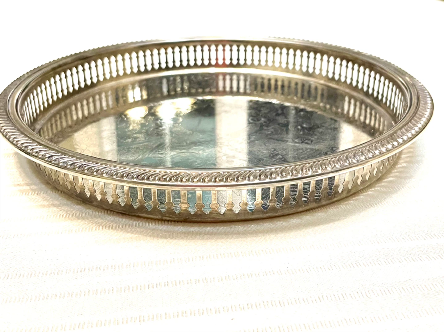 Silver-Plated Round Tray with Lattice Edge