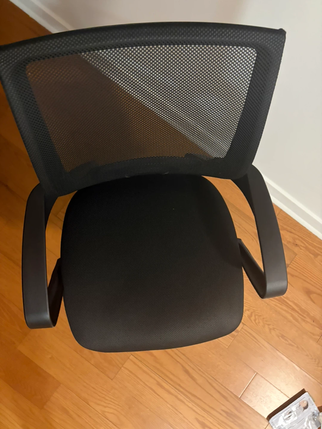 Black Mesh Office Chair - photo 2