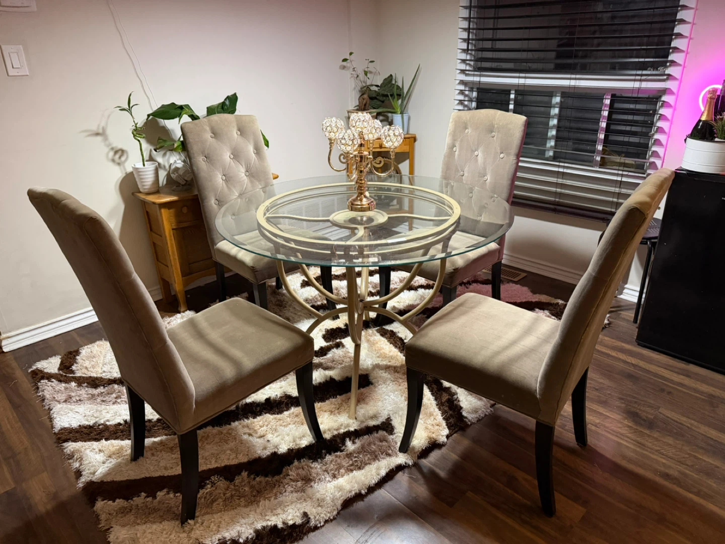 Dinning Table with chairs