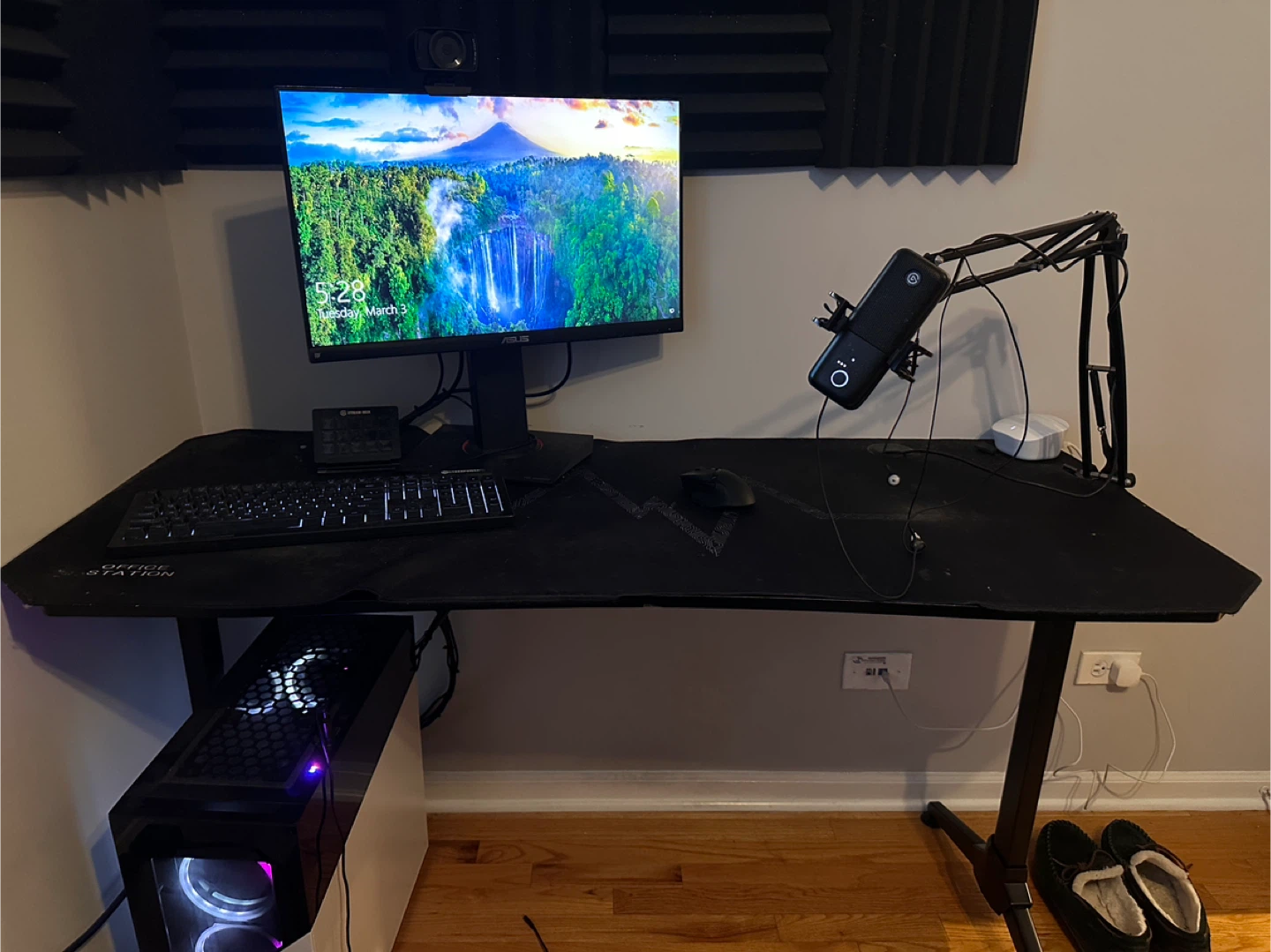 Gaming Desk w/ full desk mousepad