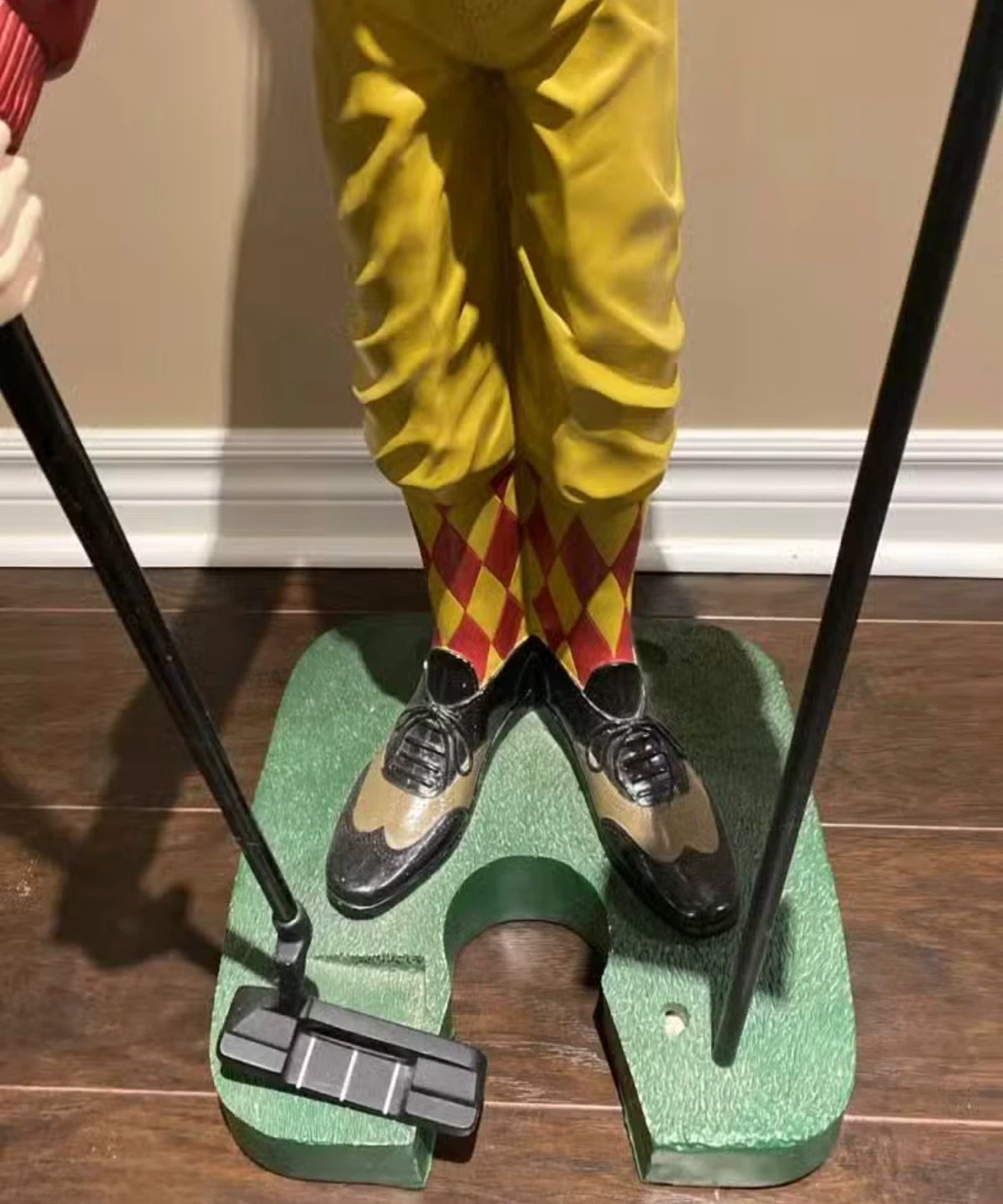 Golf Statue Figurine with Putter and Flag - photo 3