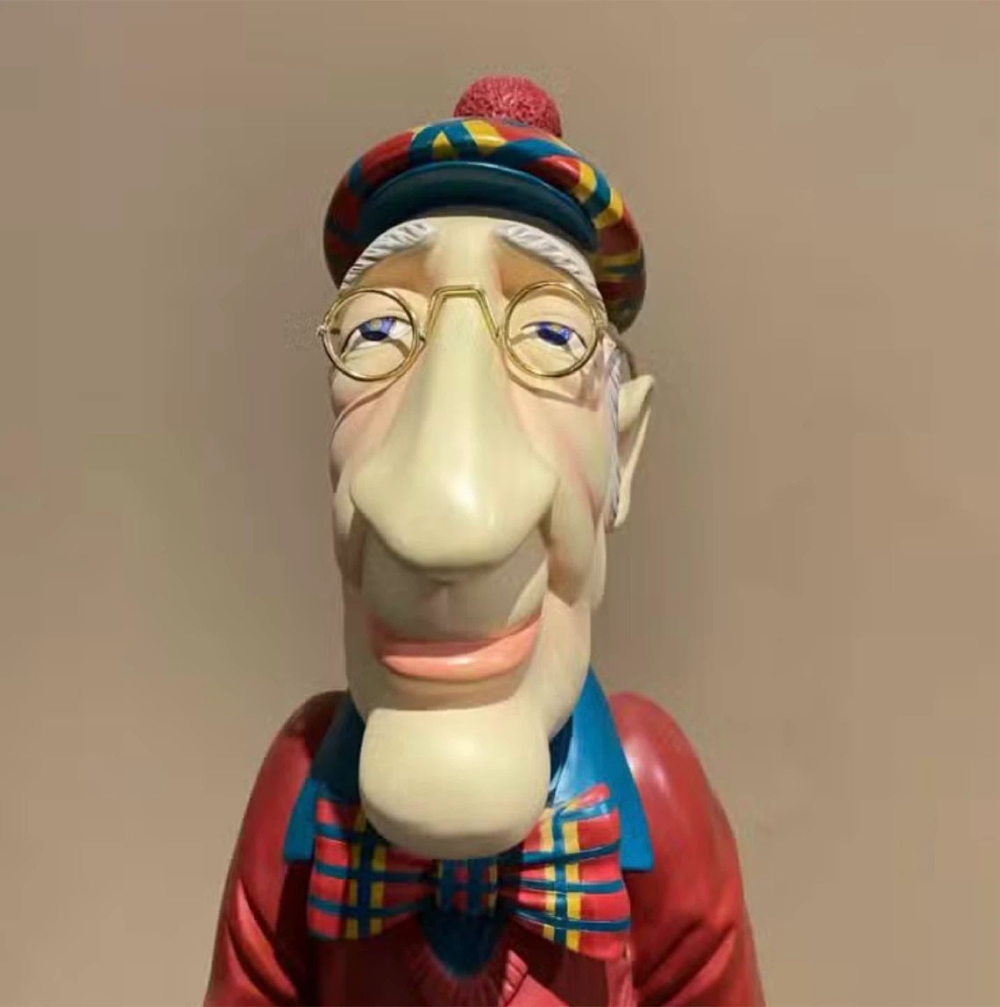 Golf Statue Figurine with Putter and Flag - photo 2