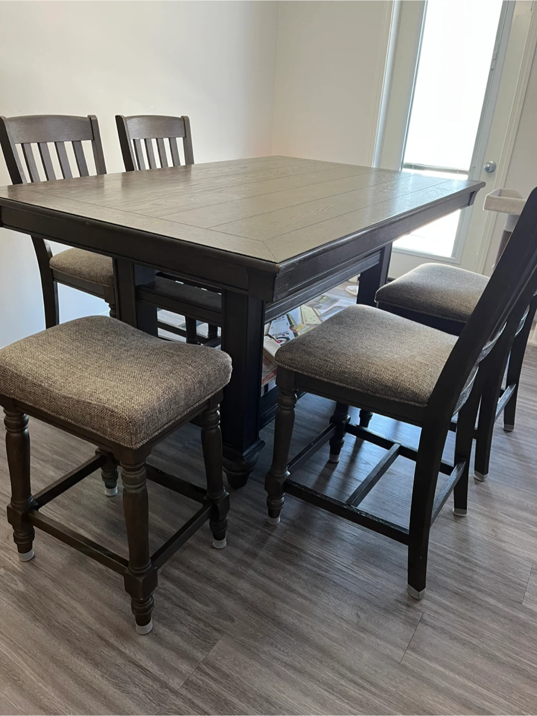 Counter Height Dining Table Set with 4 Stools