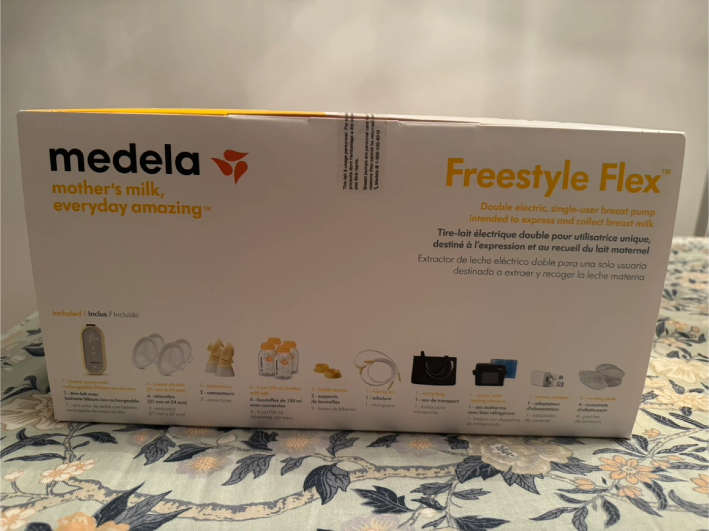 Unopened Medela Freestyle Flex breast pump - photo 2
