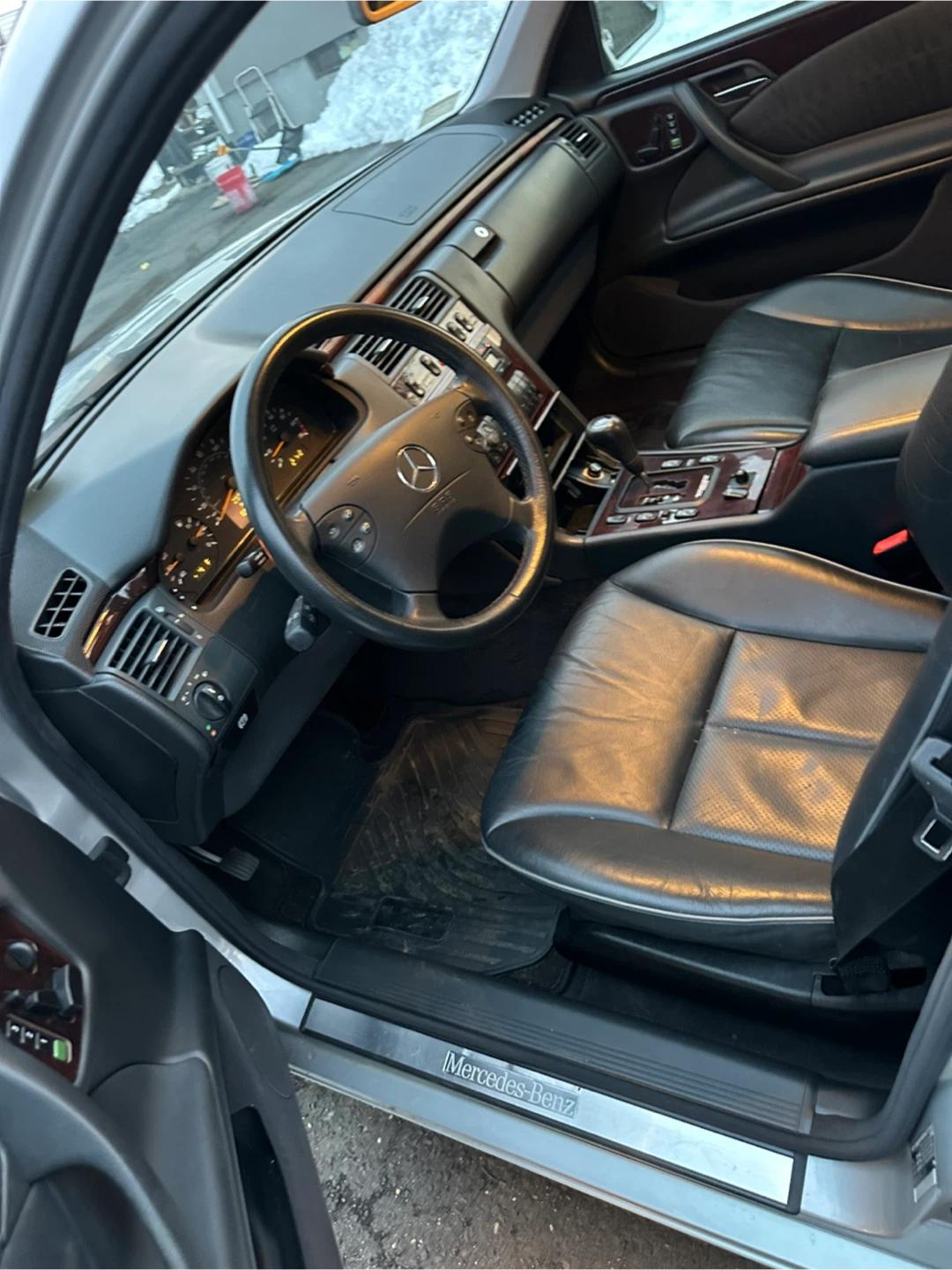 Silver Mercedes-Benz E320 Sedan - photo 5