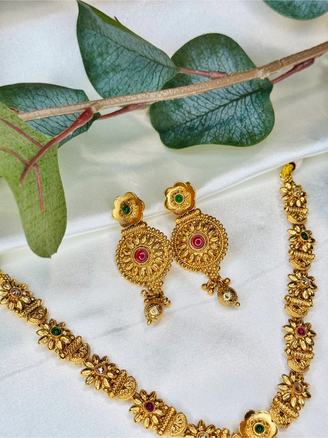 Gold plated Necklace and Earring Set with Red and Green Stones - photo 3