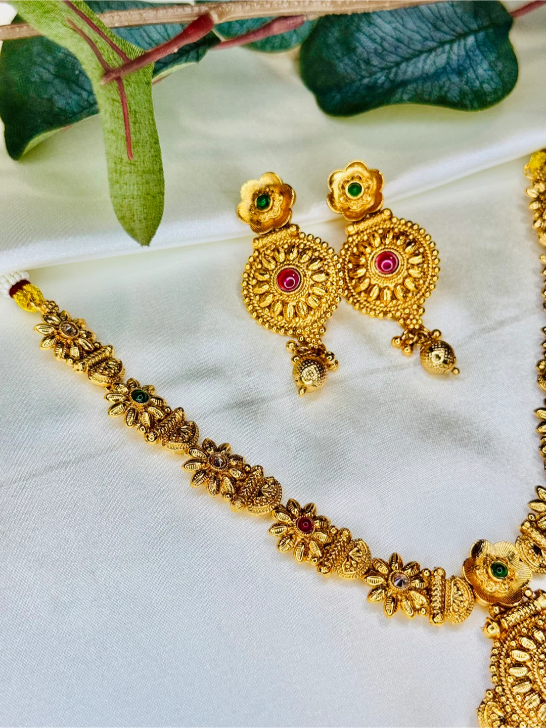 Gold plated Necklace and Earring Set with Red and Green Stones - photo 2