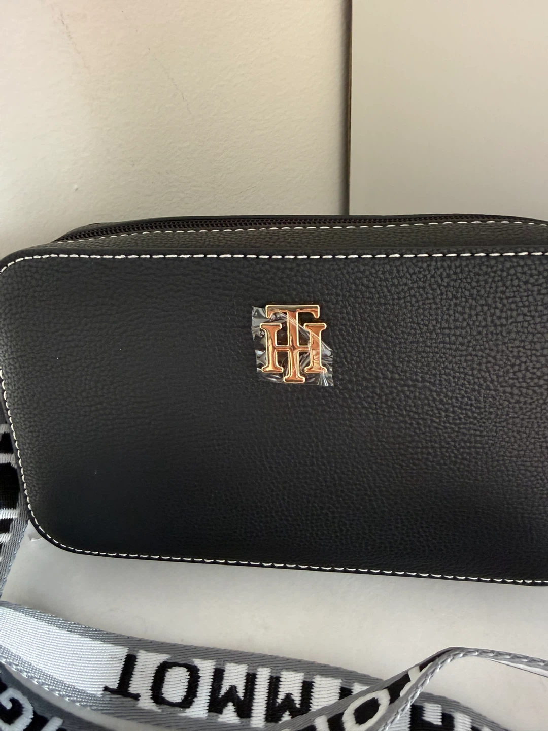 Tommy Hilfiger Black Crossbody Bag - photo 2