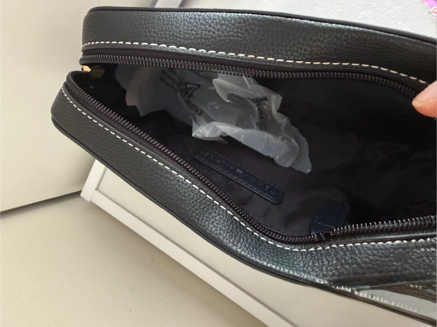 Tommy Hilfiger Black Crossbody Bag - photo 5