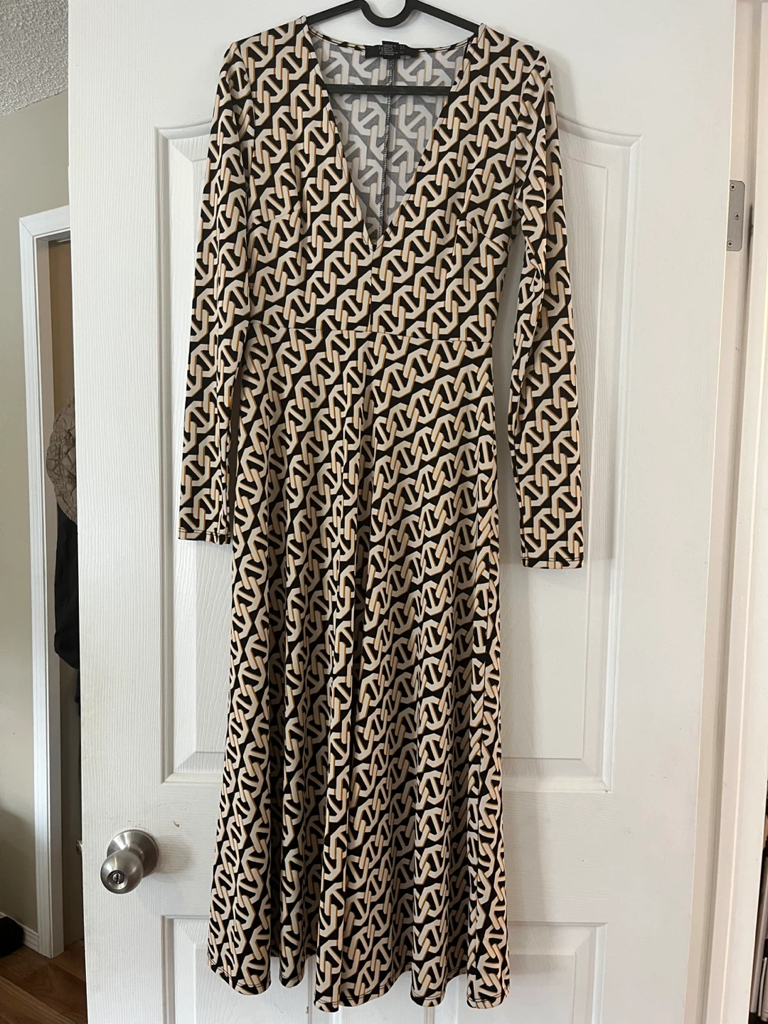 Forever 21 Contemporary V-Neck Maxi Dress