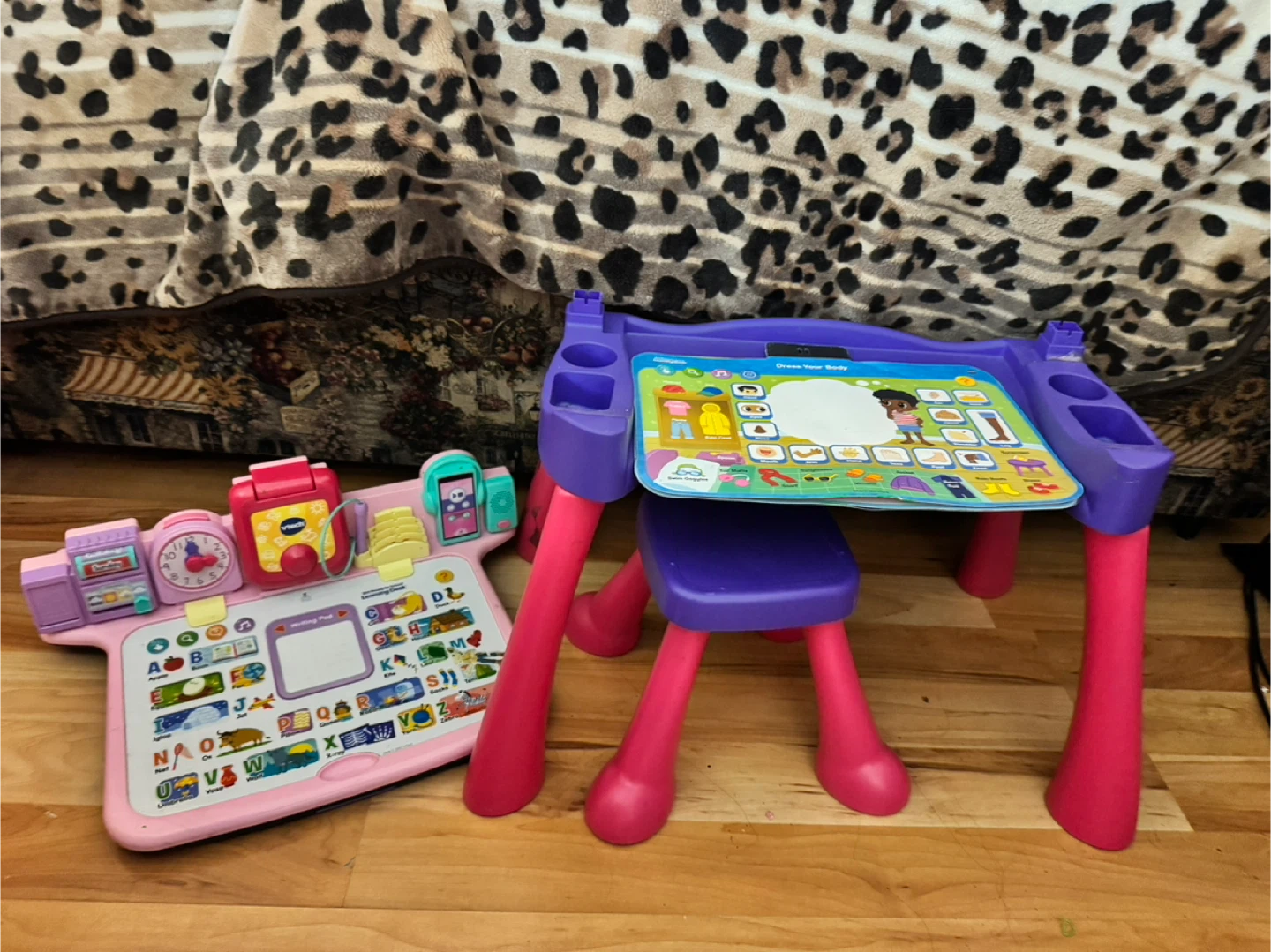 VTech Touch and Learn Activity Desk - photo 3
