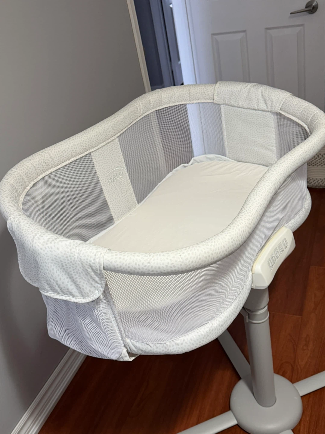 Halo Bassinest Swivel Sleeper - photo 5