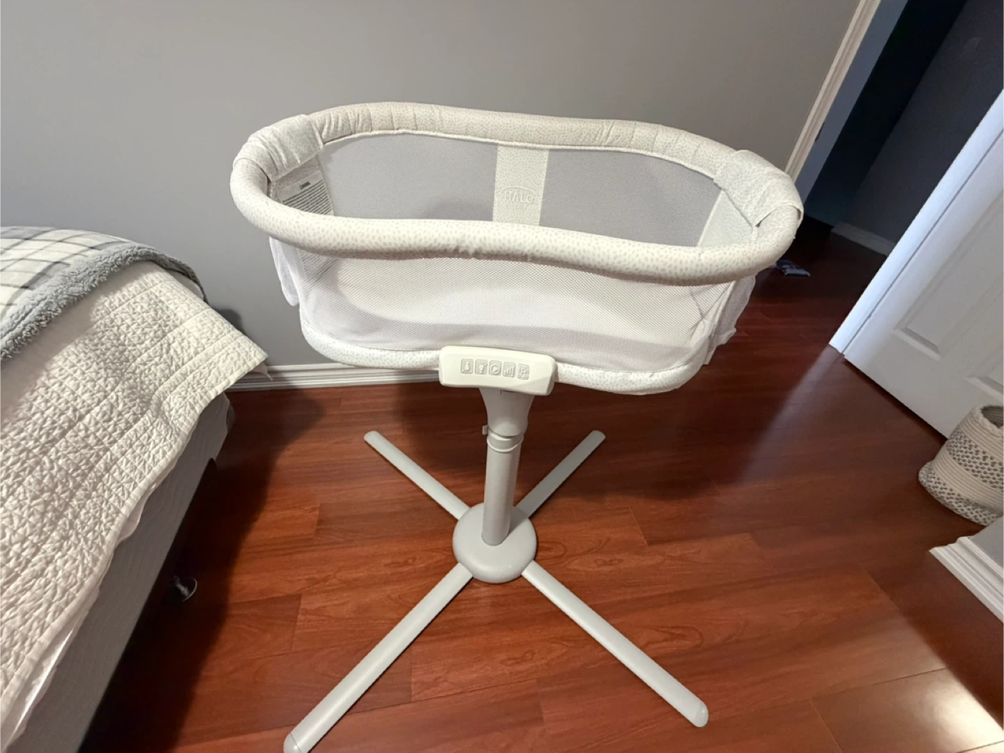 Halo Bassinest Swivel Sleeper